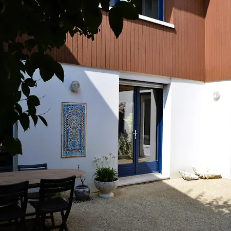 Des Perelles Villa *