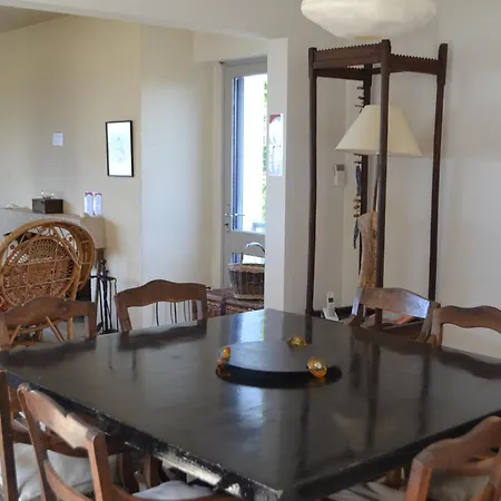 Des Perelles Βίλα