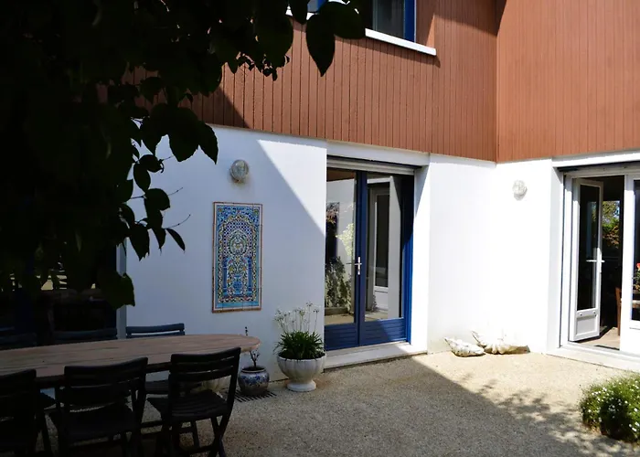 Des Perelles Villa *